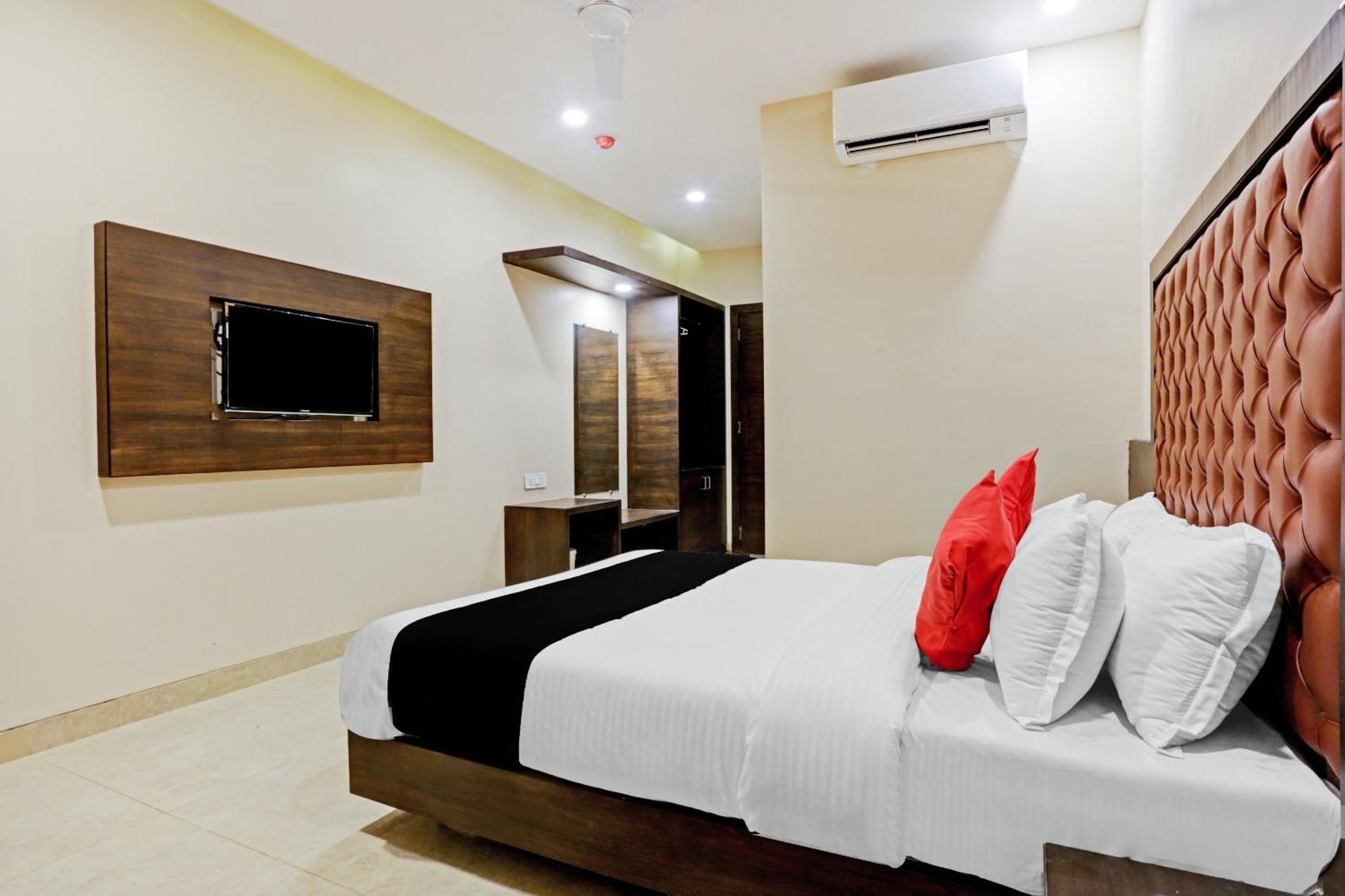 Capital O 80951 Hotel Vertigo Suite Bombay Esterno foto