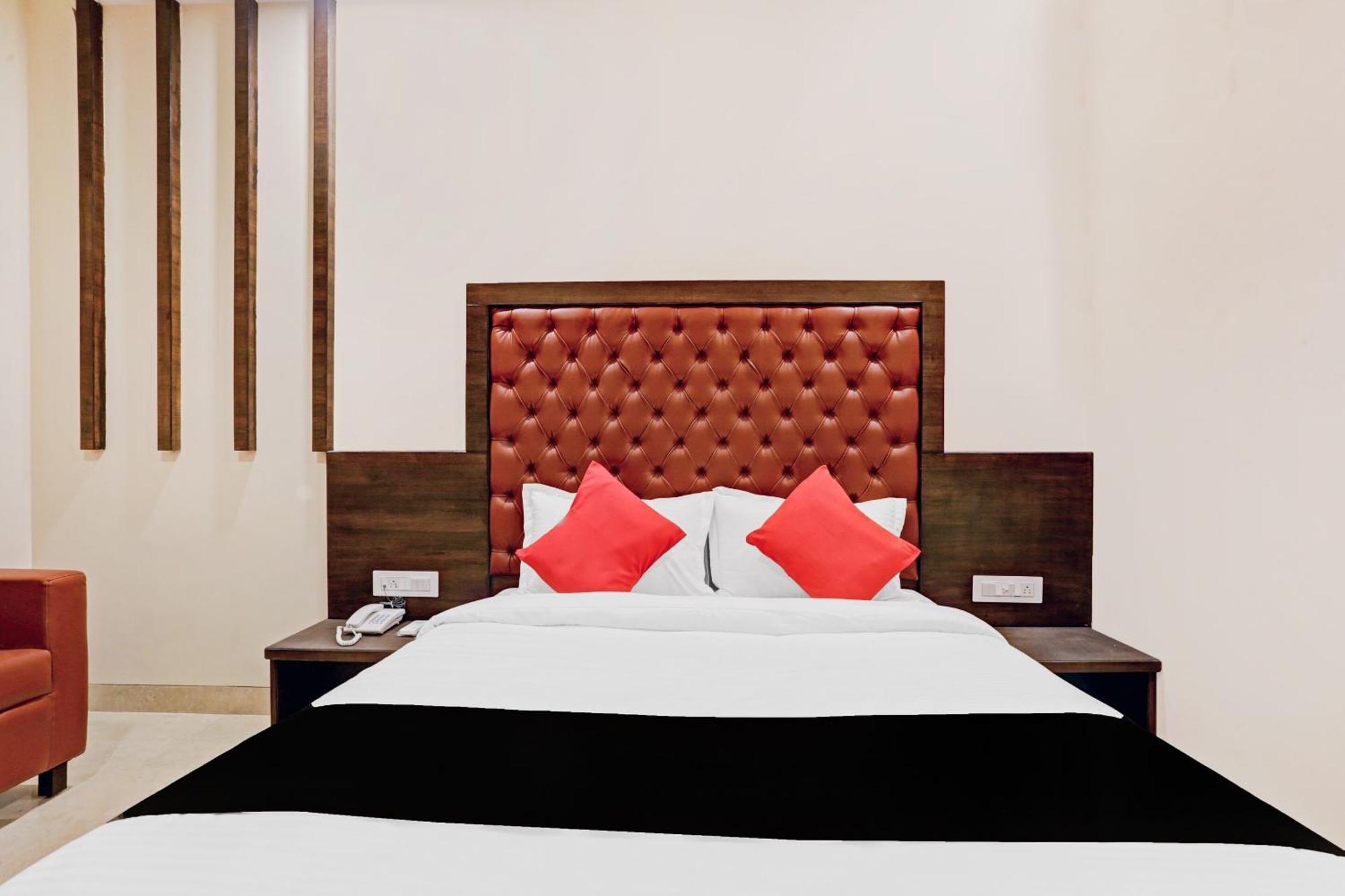 Capital O 80951 Hotel Vertigo Suite Bombay Esterno foto