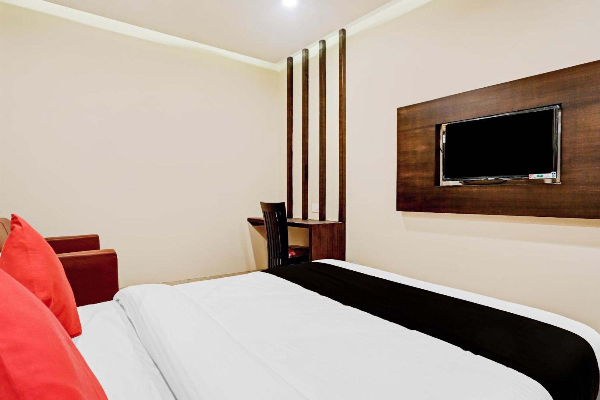 Capital O 80951 Hotel Vertigo Suite Bombay Esterno foto