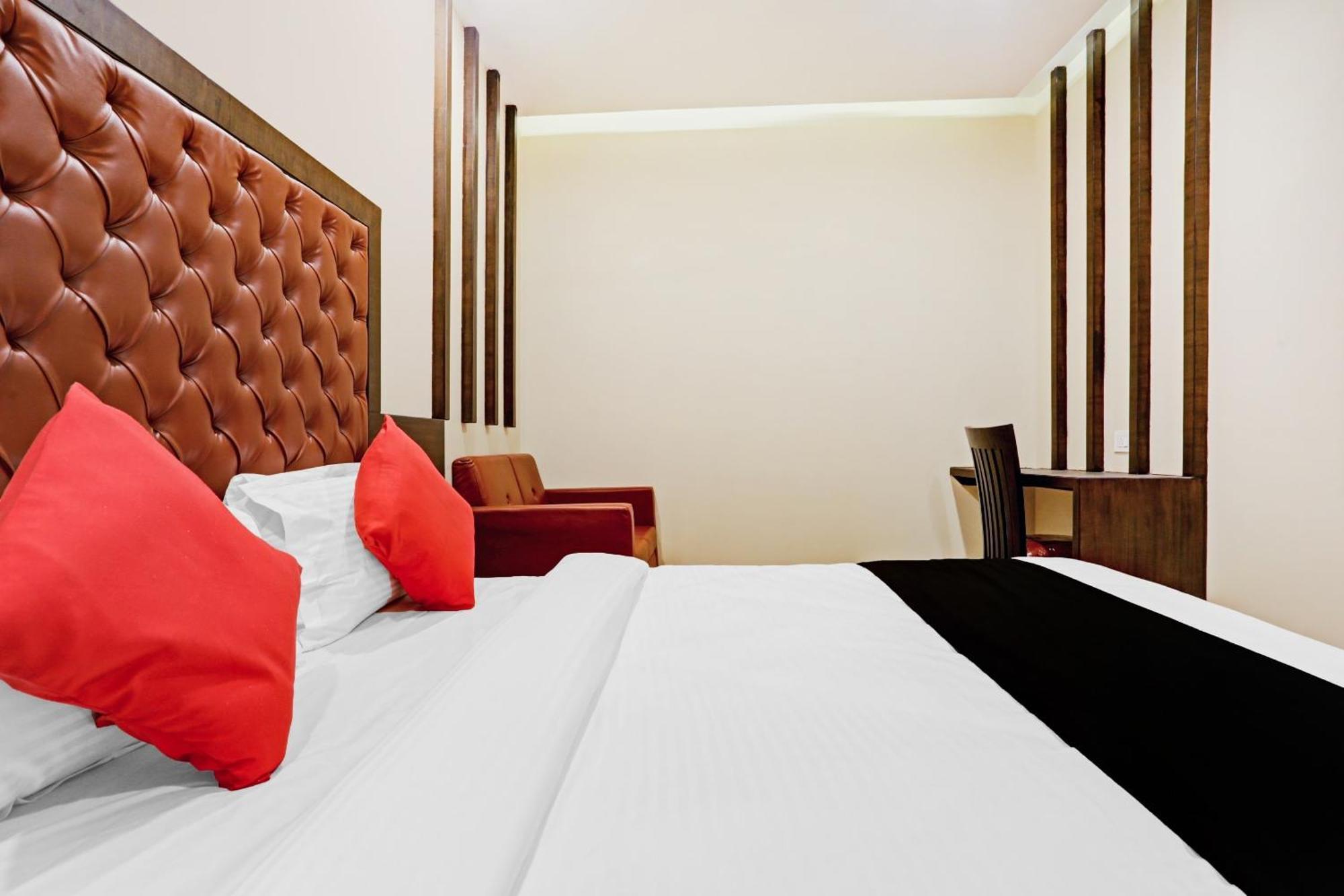 Capital O 80951 Hotel Vertigo Suite Bombay Esterno foto